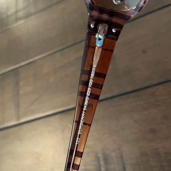 Burberry Sunglasses - Picture 4 of 4